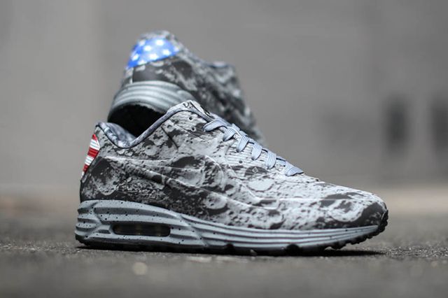 nike 90 moon landing