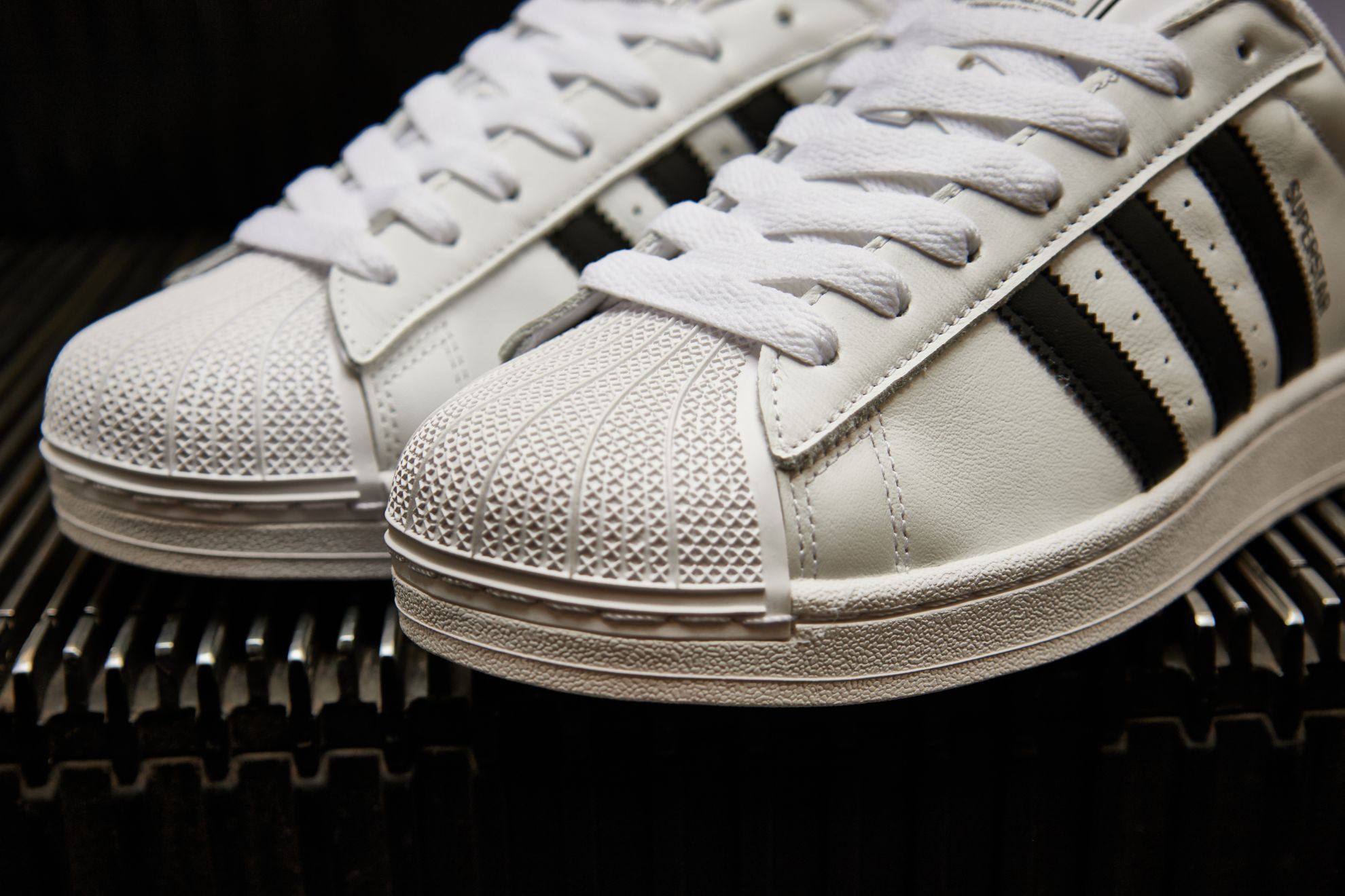 adidas gazelle silver green womens adidas Superstar White Black main image 0