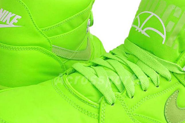 Nike Sky Force Mid Neon 02 1