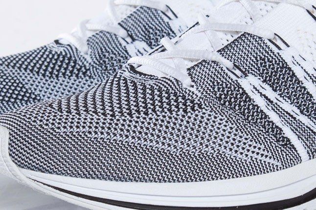 Nike Flyknit Black White Toe 1