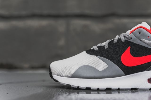 nike tavas 2