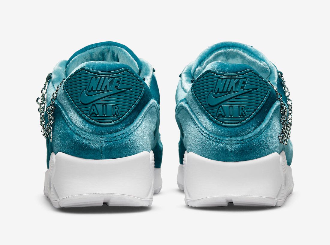 Official Images: Nike Air Max 90 'Lucky Charms' - Releases
