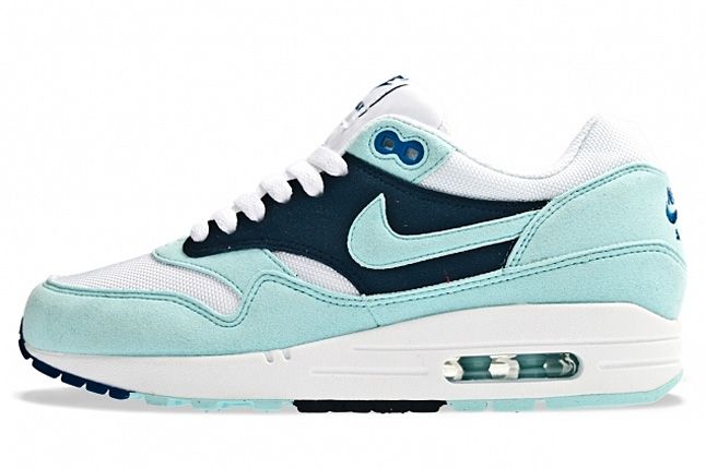 Nike Air Max 1 Womens Mint Candy 01 1
