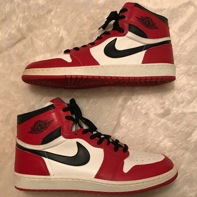 Want A Pair of Michael Jordan-Autographed Air Jordan 1s from 1985? That ...