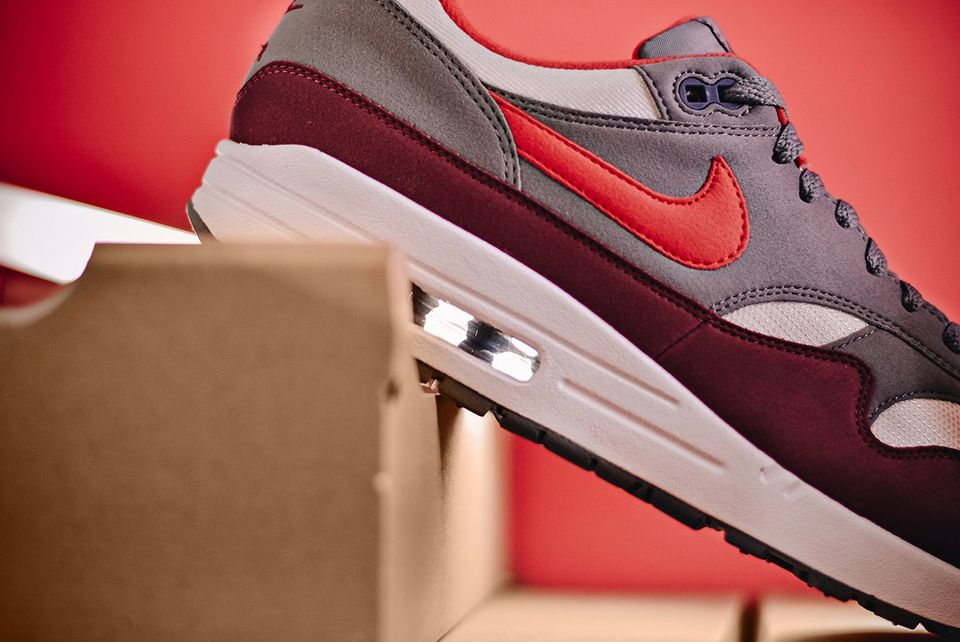 air max 1 university red cool grey