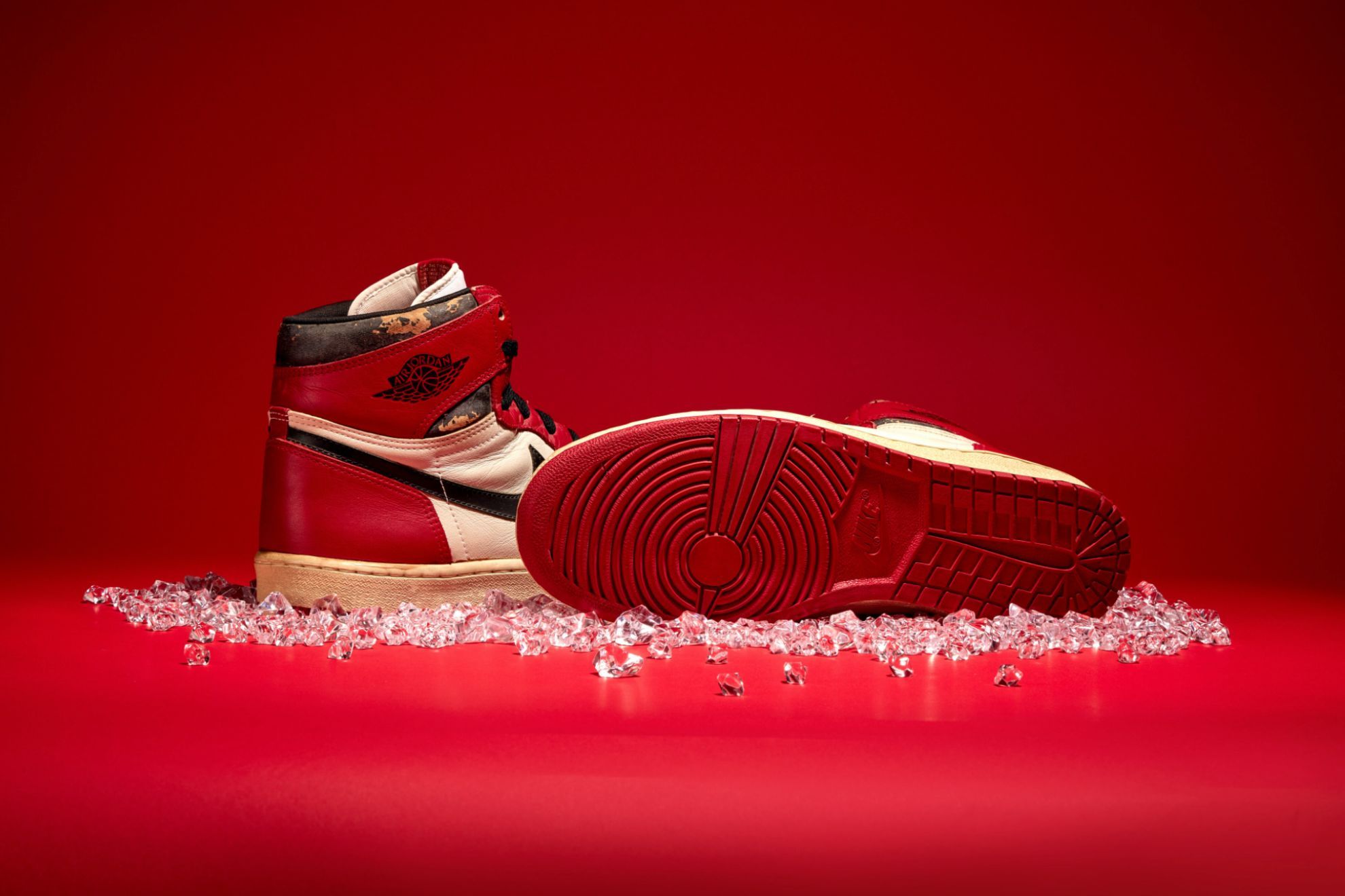 The Air Jordan 1 'Bred' is Back In Zoom CMFT Form! - Industry News