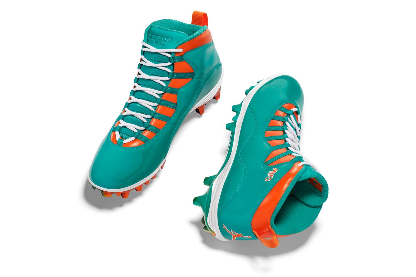 Jordan Howard Air Jordan 10 Miami Dolphins PE