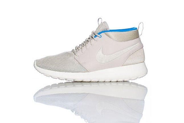 nike roshe white and blue