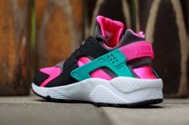 Air (Hyper Pink) Sneaker Freaker