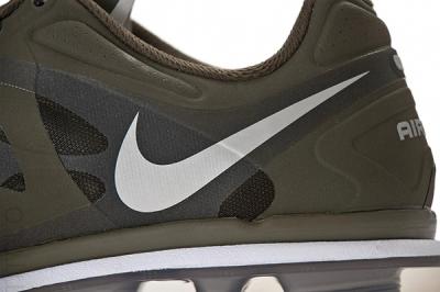 Nike Air Max 2012 Close Up Side 1