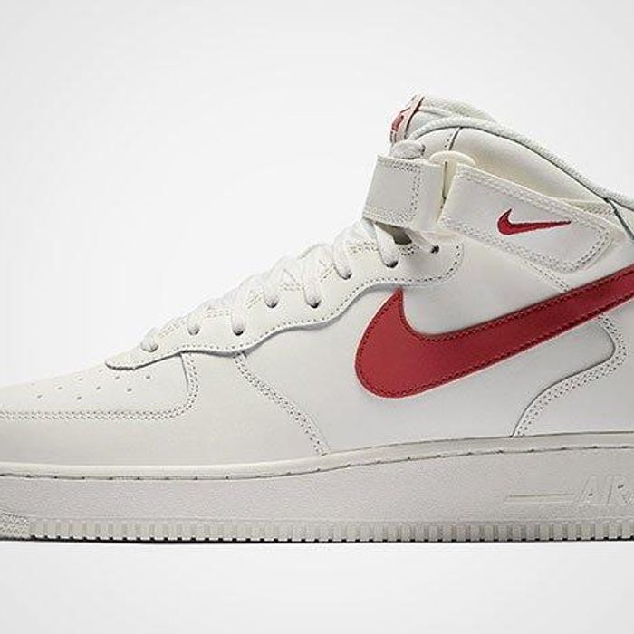 partido Republicano Materialismo guía Nike Air Force 1 Mid 07 (Sail/University Red) - Sneaker Freaker
