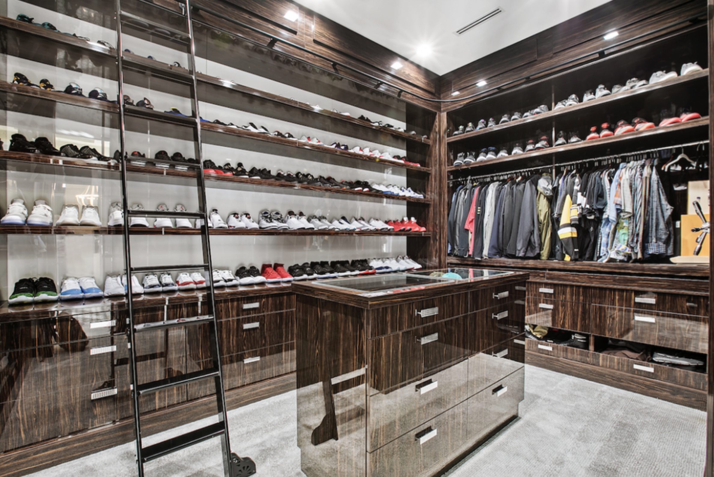 This $20 Million Mansion Has Jordan- and Chanel-Themed Closets ...
