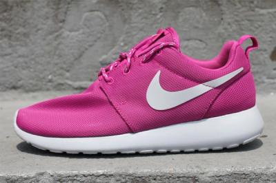 Nike Womens Roshe Run Rave Pink 01 1