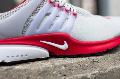 Nike Air Presto Grey Red Closeup2
