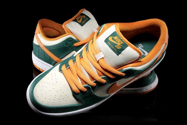 Nike SB Dunk Low (Legion Pine/Kumquat) - Sneaker Freaker