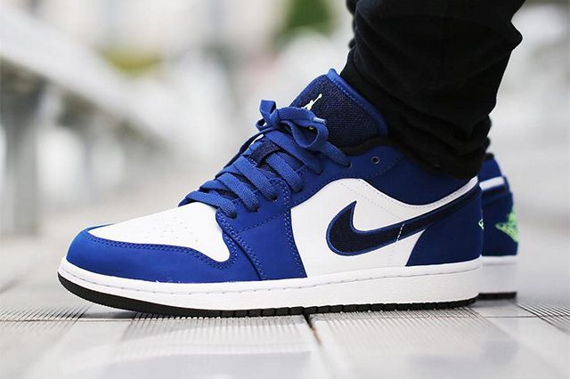 Air Jordan 1 Low (Insignia Blue/Ghost Green) - Sneaker Freaker