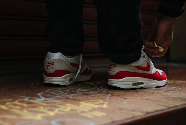 air max 1 red on feet