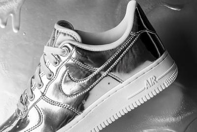 Nike Air Force 1 Liquid Metal Silver Heel Close Up