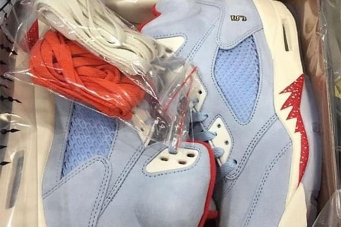 Trophy room x air hot sale jordan 5 ice blue