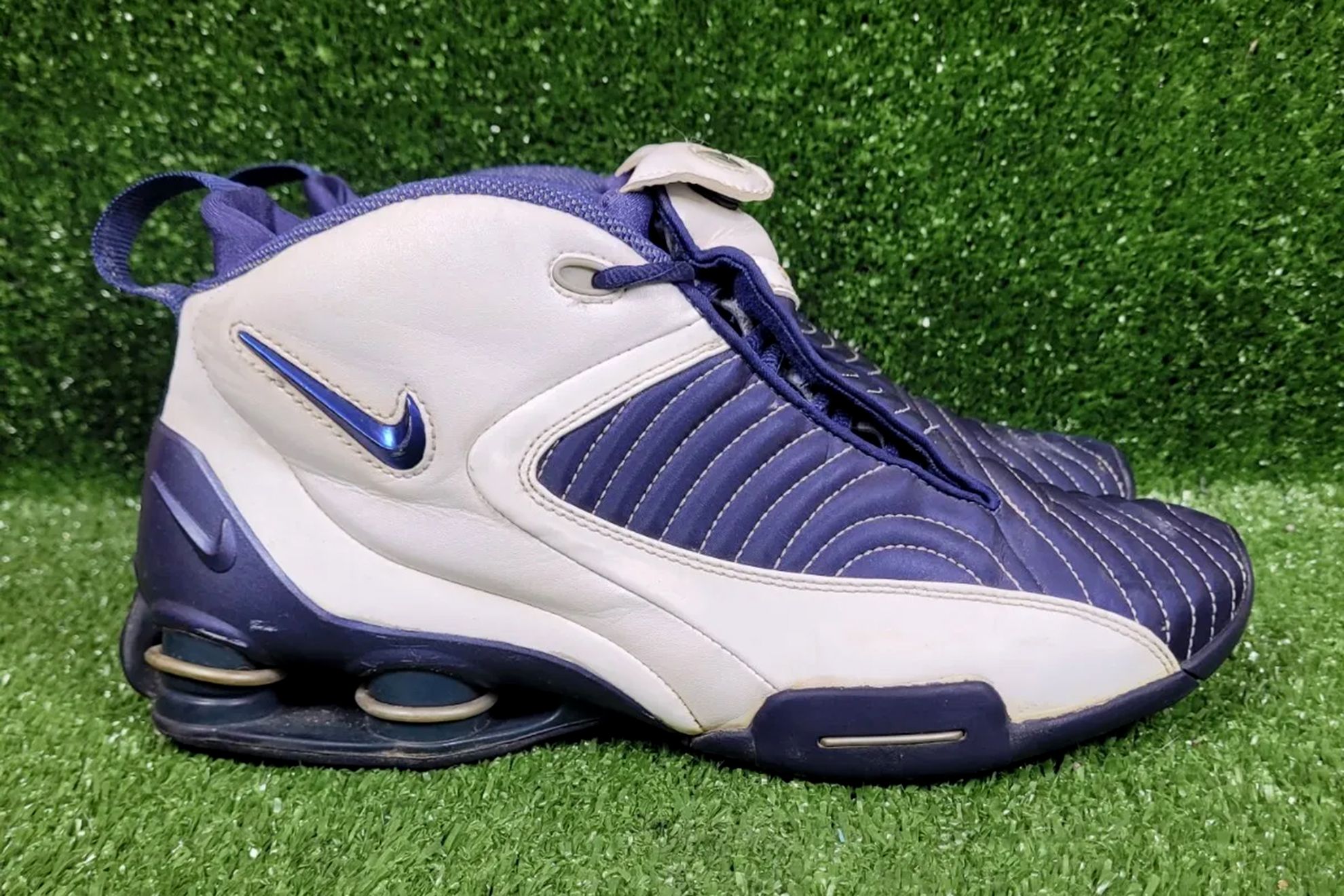 Nike shox basketball shoes 2002 best sale