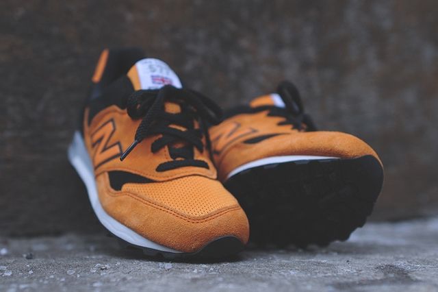 New balance 577 on sale orange