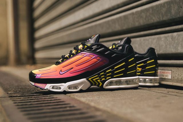 purple nike air max plus