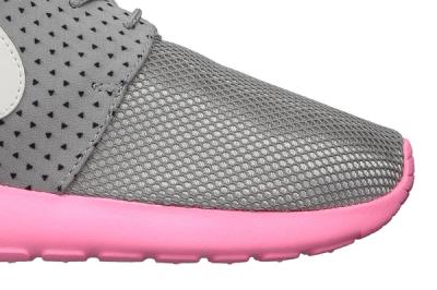 Nike Wmns Roshe Run Pink Mesh Detail 1