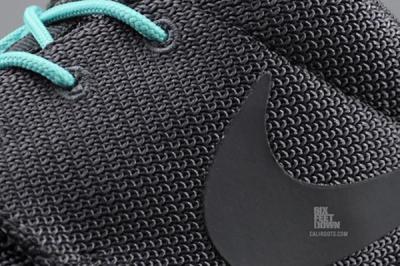 Nike Roshe Run 2Faced Black Swoosh Detail 1