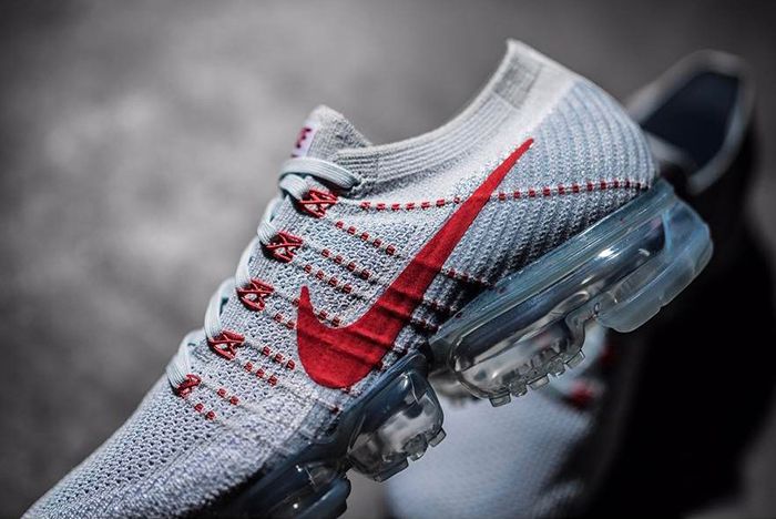 A New Nike Vapormax Appears Feature