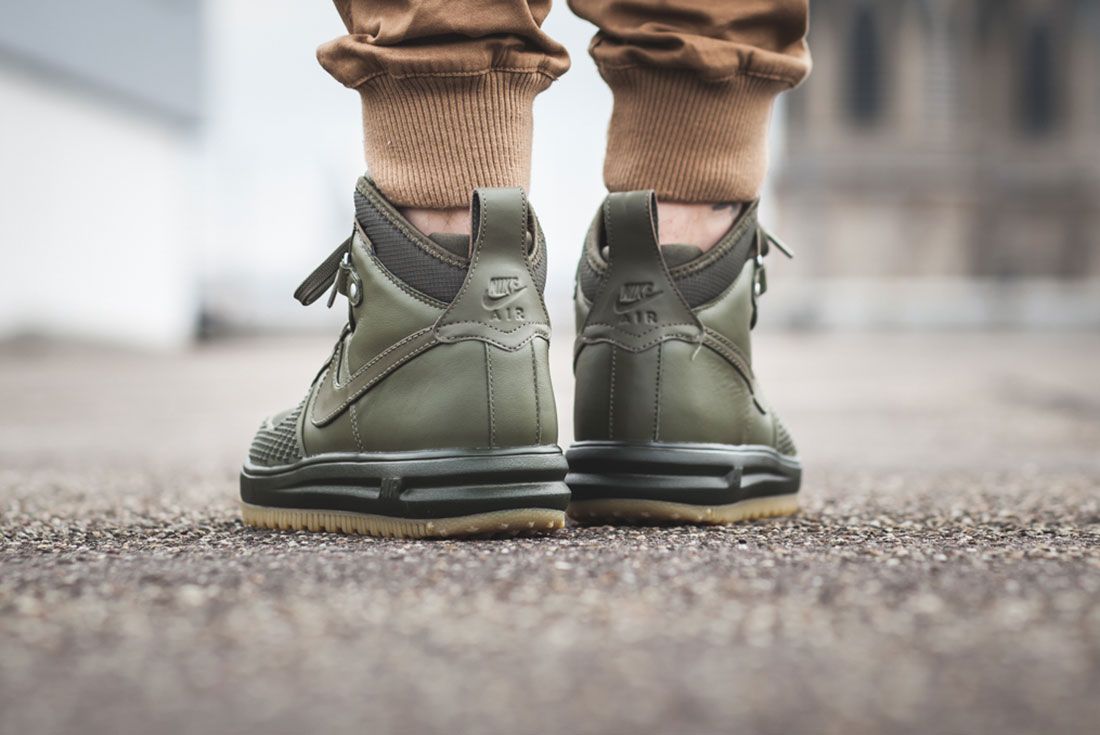 olive green nike duck boots