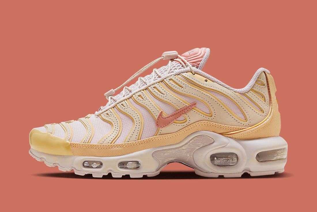 Nike air max womens on sale peach