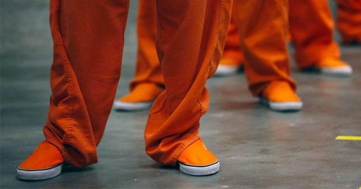 Privilegium Forsøg Blaze Sneakers That Defined America's Prisons - Sneaker Freaker