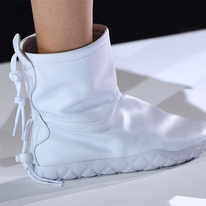 Comme Des Garçons X NikeLAB Air Moc - Releases