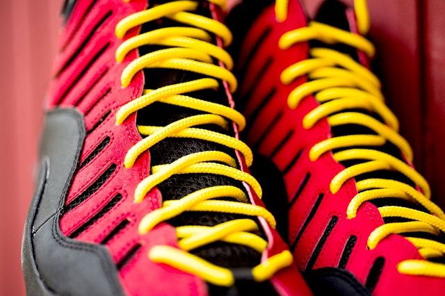 Nike Air Bakin Og Varisty Red Orange Blaze 2