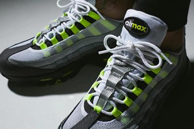 Nike Air Max 95 Patch Neon 2