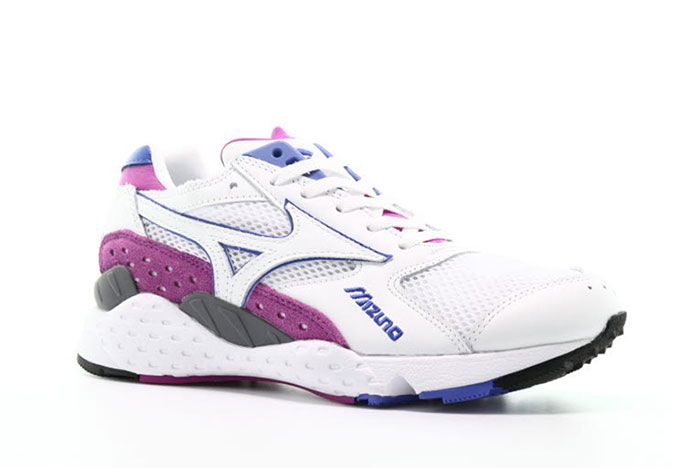 Mizuno Mondo Control Og White Front Angle