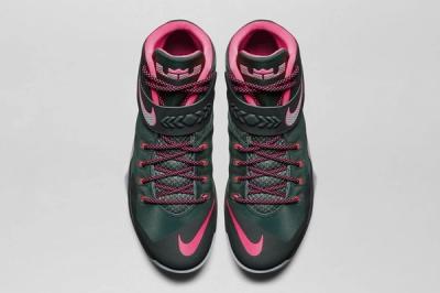 Nike Zoom Soldier 8 Black Pink 3