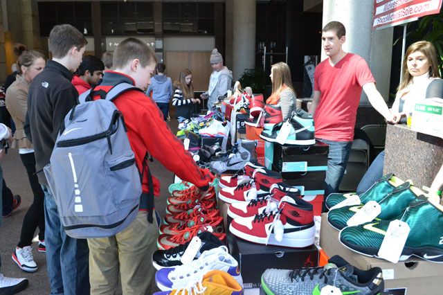 Bucks Sneaker Summit 18