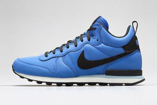 nike internationalist mid royal
