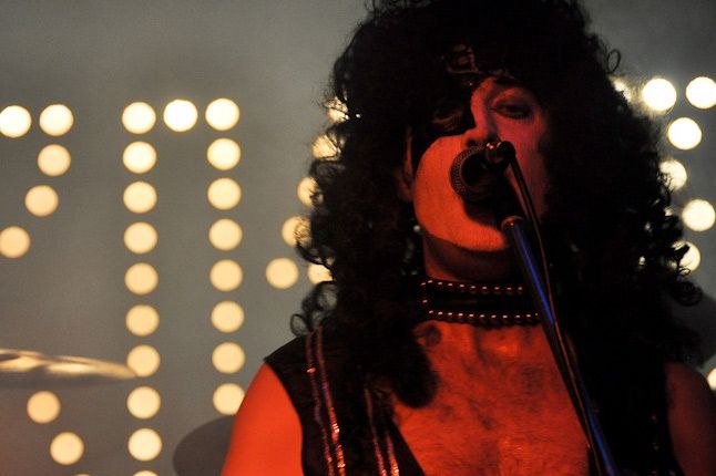 One Offs Kiss Band 7 1