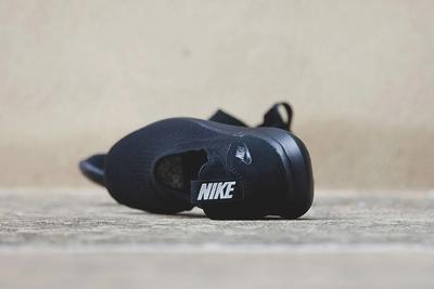 Nike Gakou Flyknit Triple Black White 4