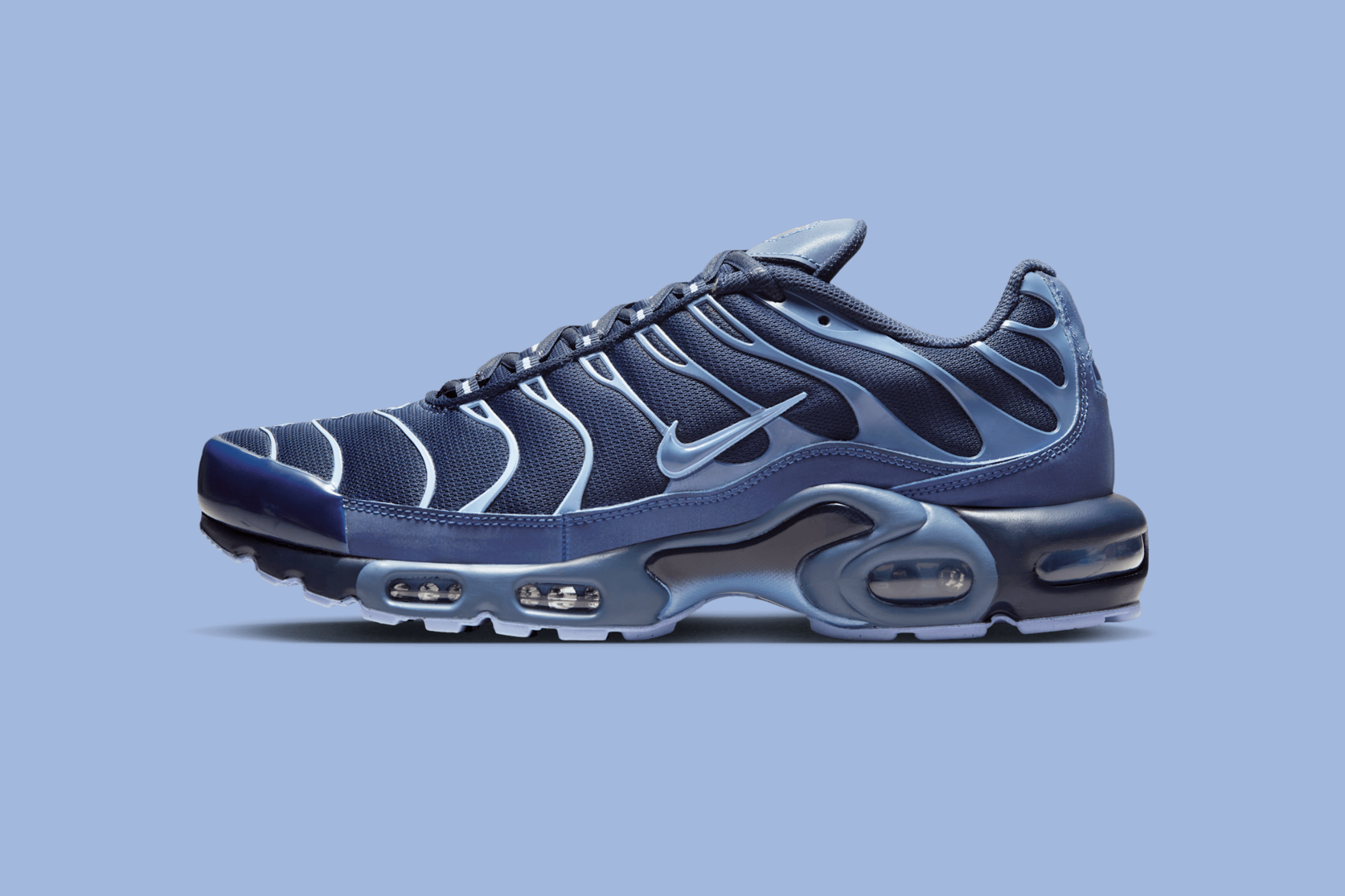 nike blue tn ecom image on blue background
