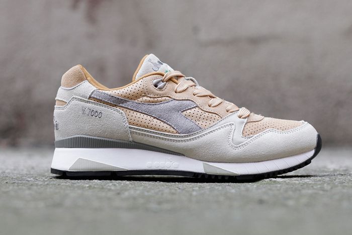 Diadora V7000 Sand