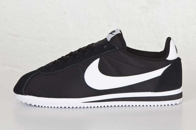 Nike Nylon (Black/White) Sneaker Freaker