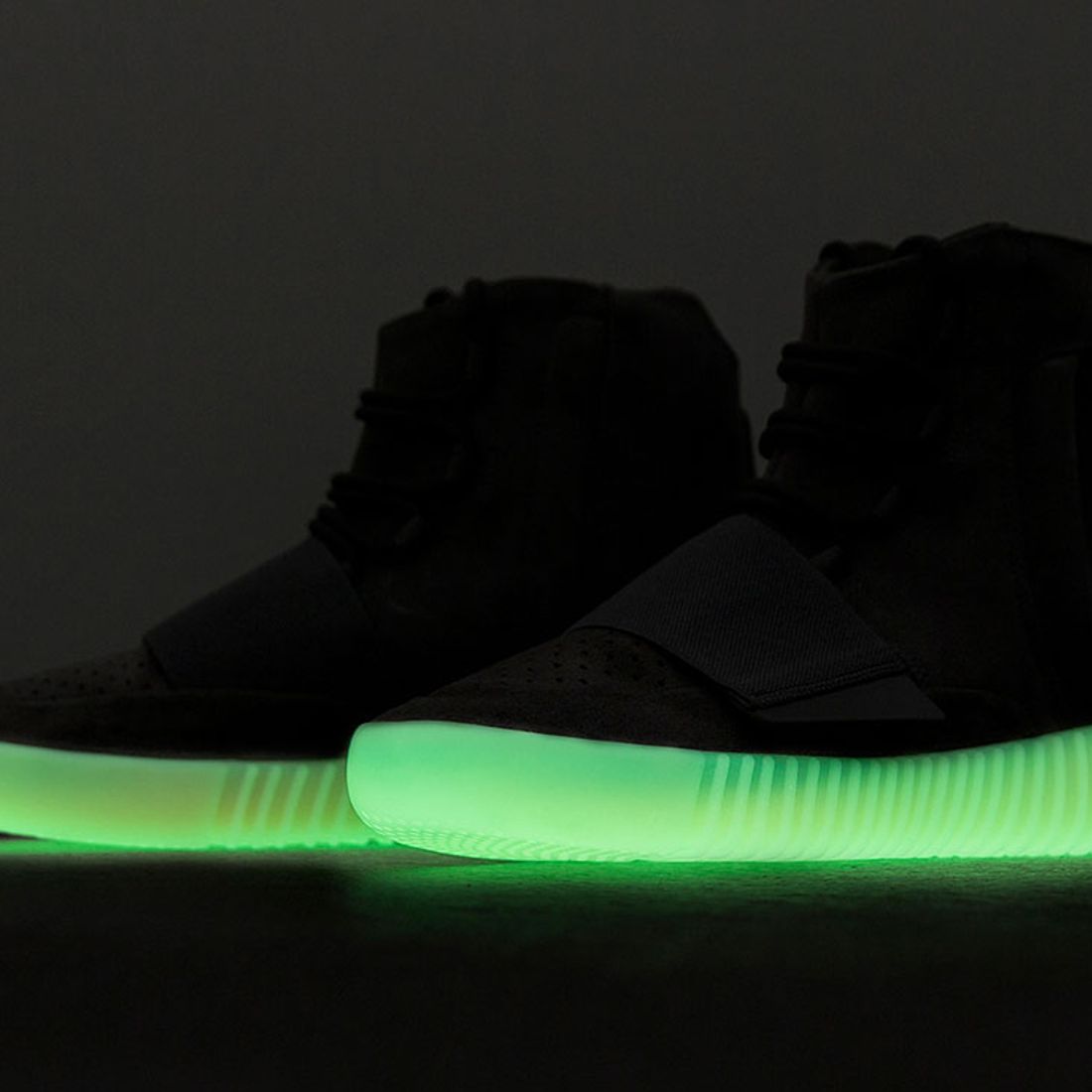 Honest Out of date dock glowgate: Do Your 'chocolate/Gum' Yeezy 750s Glow In The Dark? - Sneaker  Freaker