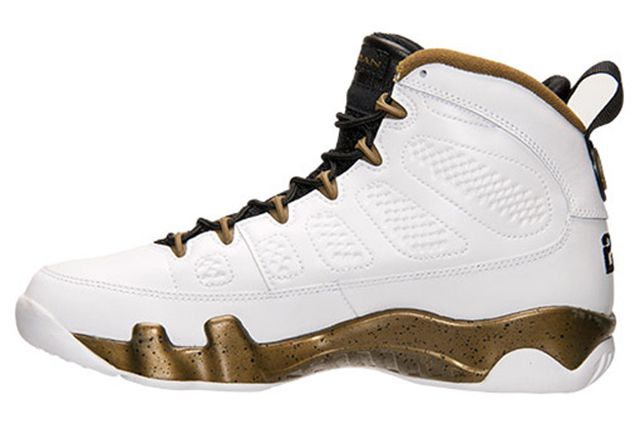 Air Jordan 9 Statue6