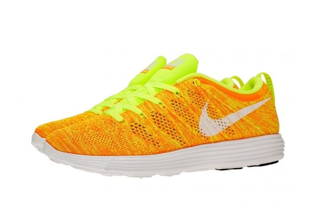 Nike Wmns Flyknit Trainer February Releases 4