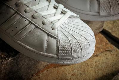 Adidas Superstar Home Of Classics Right Toe Detail