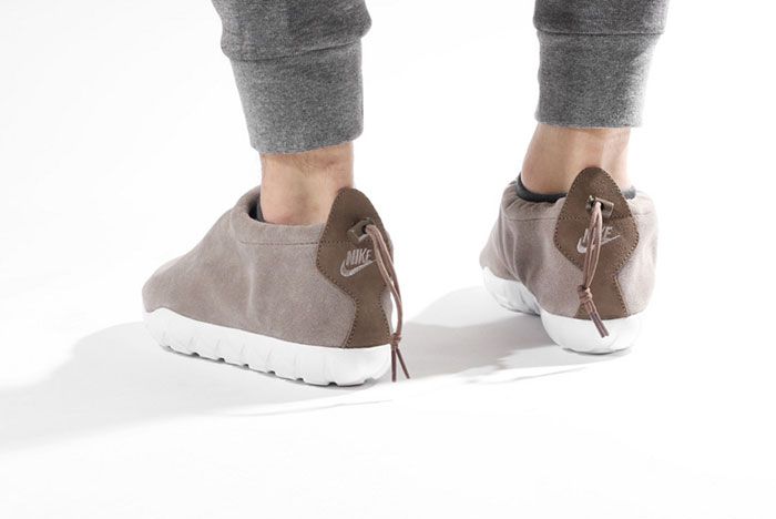 Nike Air Moc Ultra - Sneaker Freaker