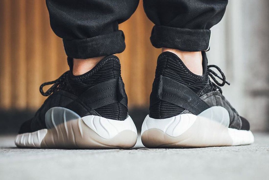 Tubular rise store on feet